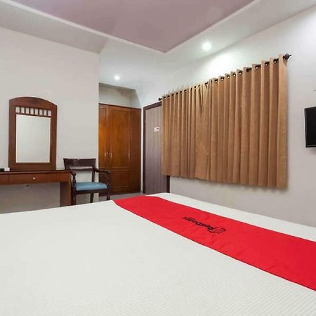 Reddoorz @ Panglima Sudirman Hotell Surabaya Exteriör bild